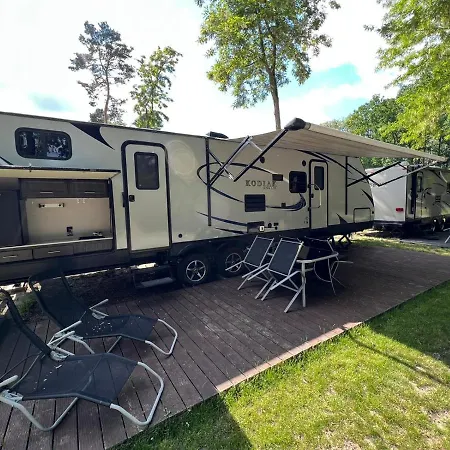 American Camping Im Us-wohnwagen Campsite