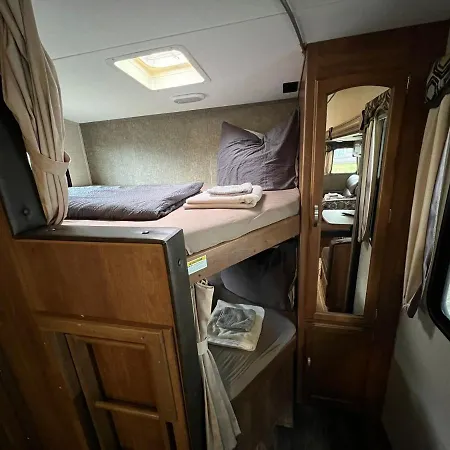 American Camping Im Us-wohnwagen Campsite